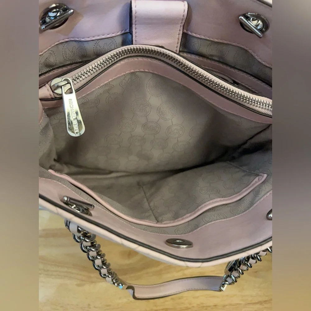 Michael Kors Susannah Large Quilted-Lamb Leather Tote. Blush Pink